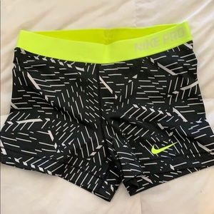 Nike Pro Dri-Fit Spandex Shorts | Women’s Large